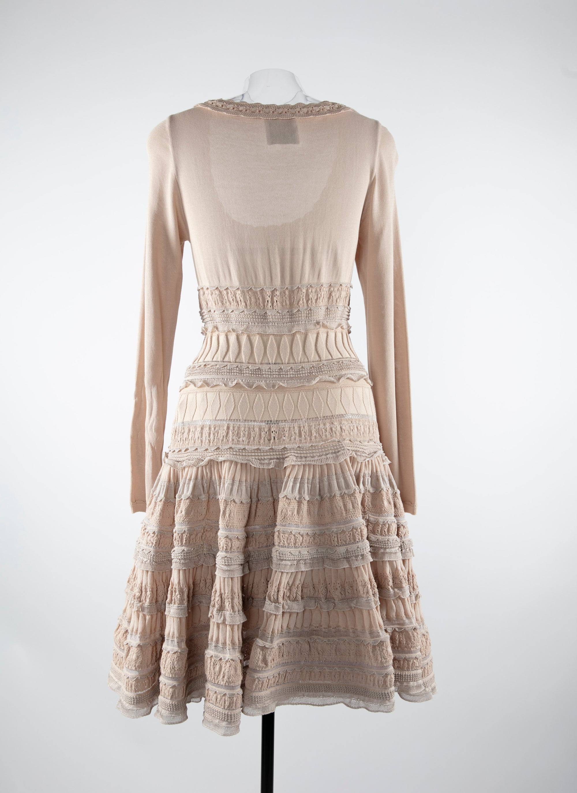 Robe courte détails brodés à manches longues - Nude