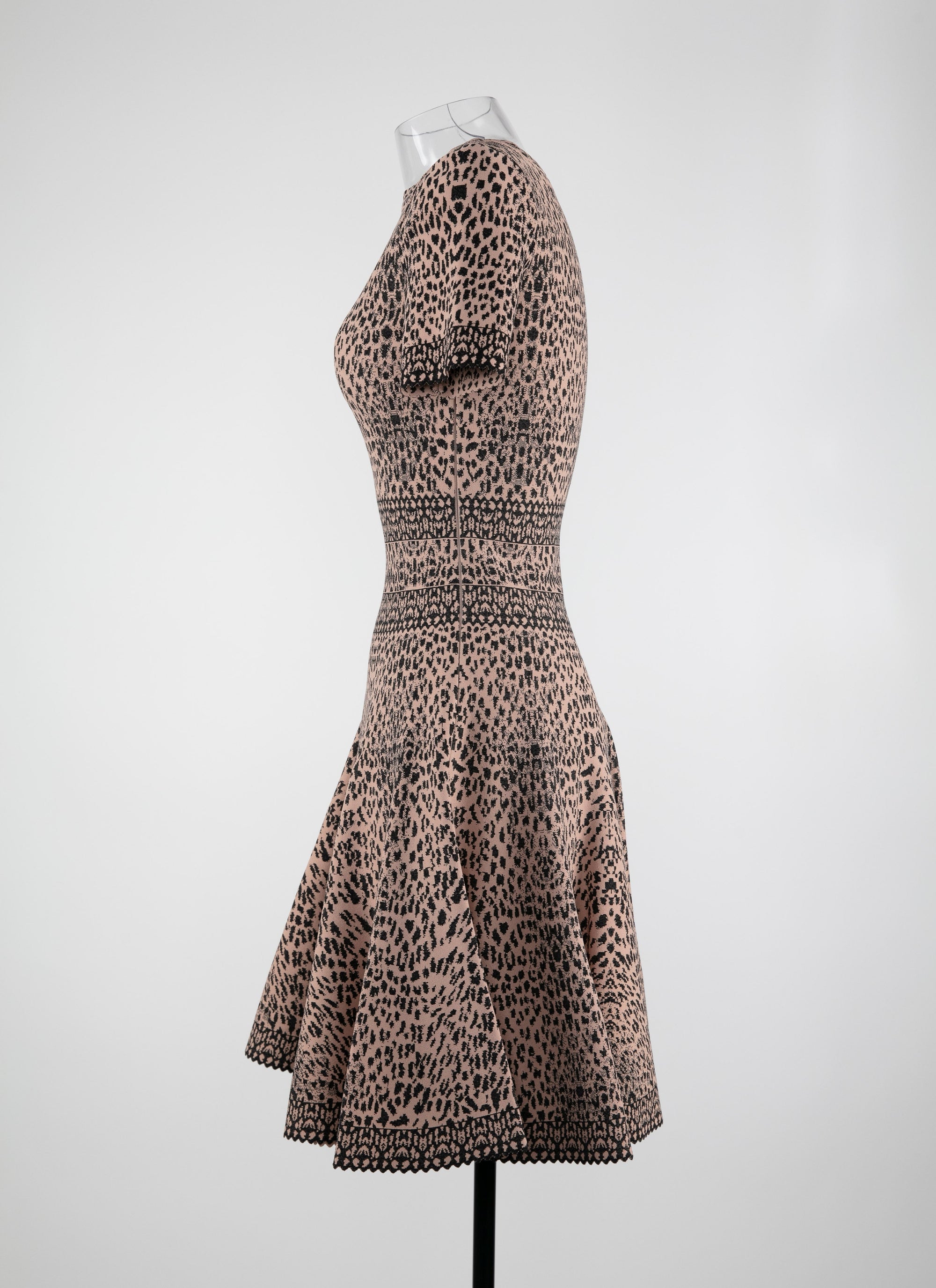 Robe à manches courtes au motif lynx en maille - Chair & Noir