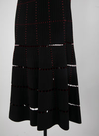 Robe longue à encolure carrée et détails ajourés - Noir & Rouge