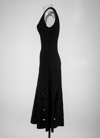 Robe longue à encolure carrée et détails ajourés - Noir & Rouge
