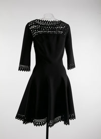 Robe courte stretch évasée et ajourée - Noir