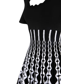 Pleated short dress with scoop neck - Black & White