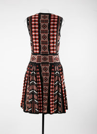 Robe courte à motif géométrique jacquard - Bois de Rose & Noir