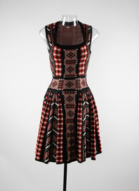 Robe courte à motif géométrique jacquard - Bois de Rose & Noir