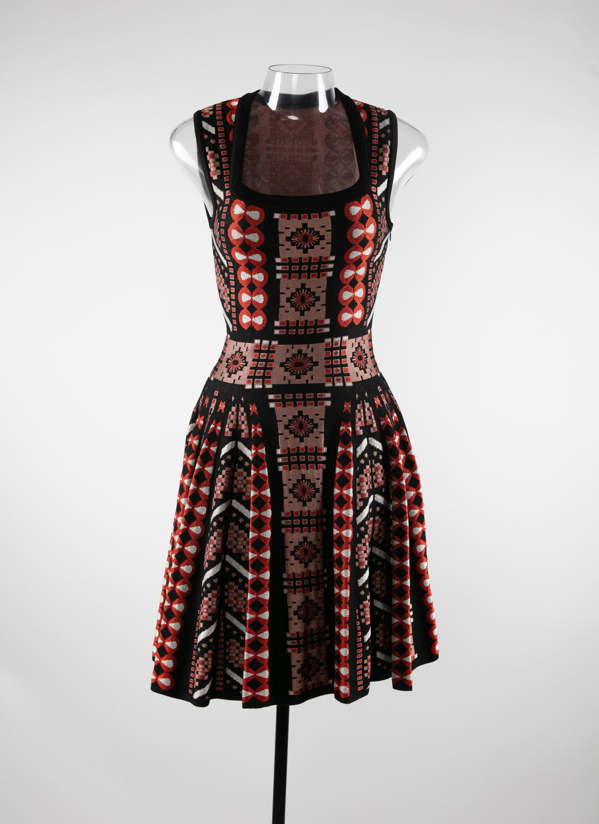 Robe courte à motif géométrique jacquard - Bois de Rose & Noir