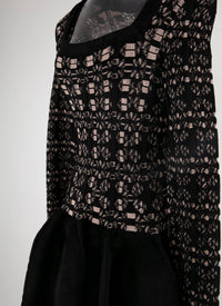 Robe courte broderies à manches longues en maille - Noir & Nude