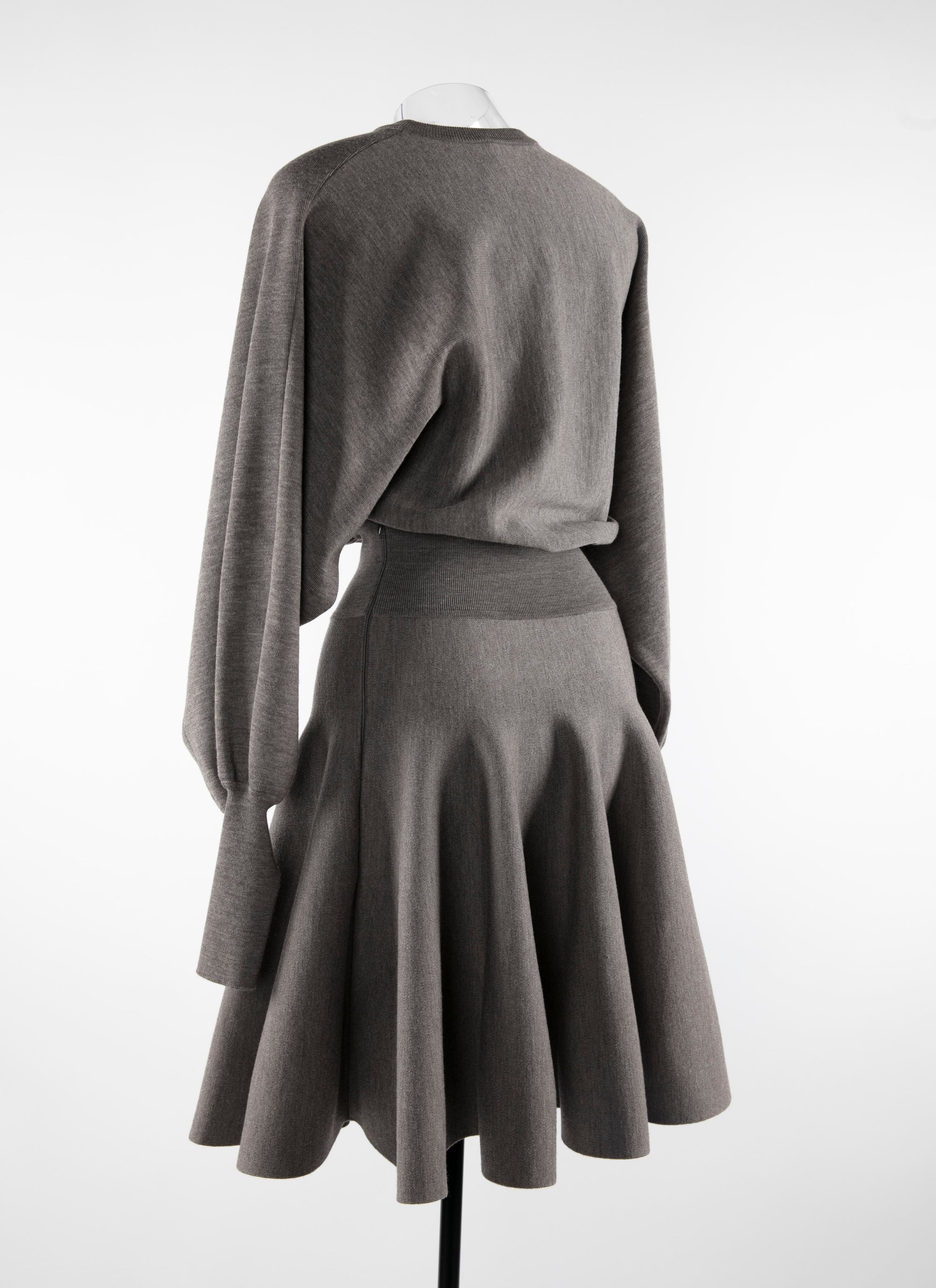 Robe courte ceinturée à manches longues en laine - Gris Chine