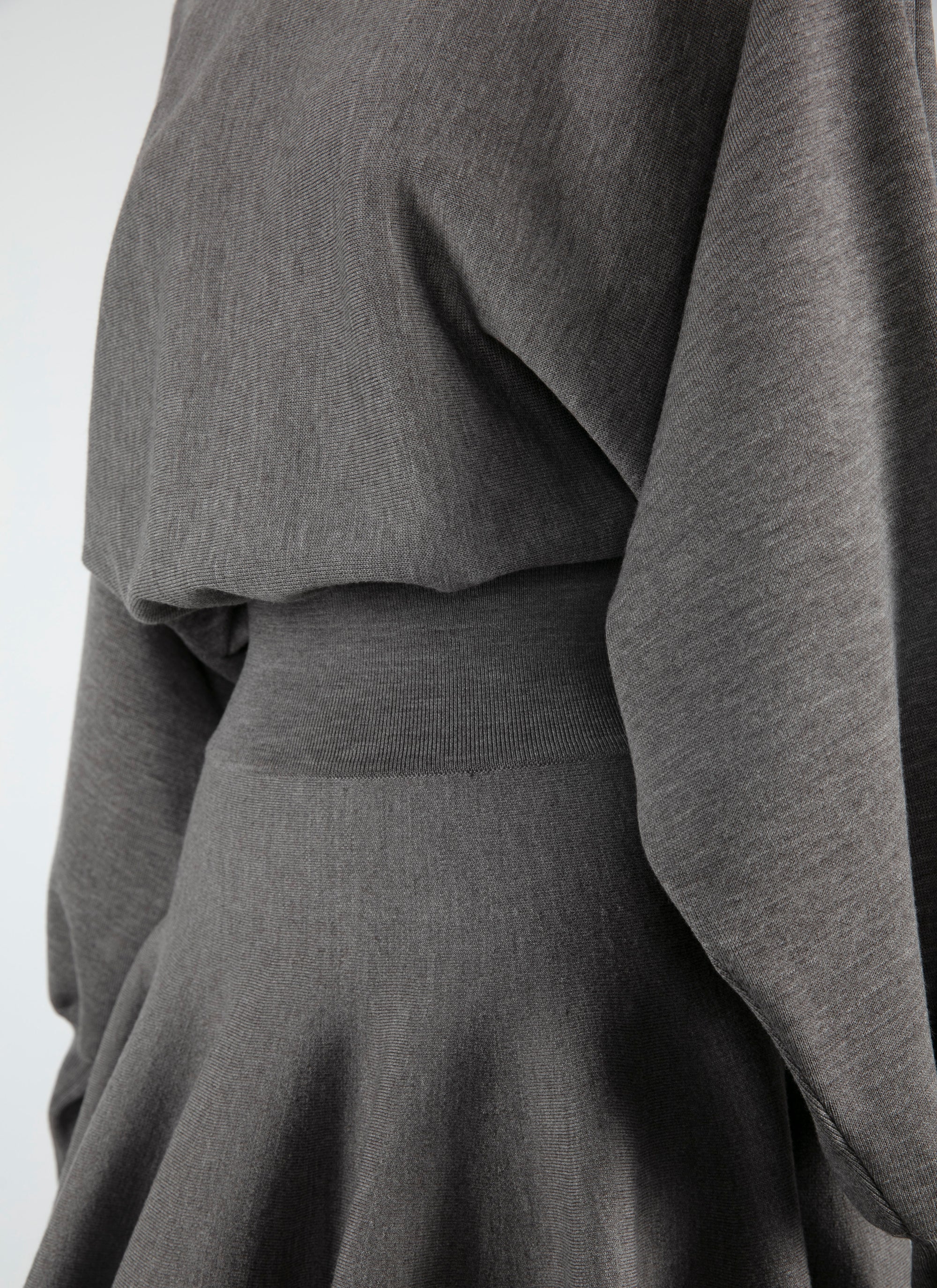 Robe courte ceinturée à manches longues en laine - Gris Chine