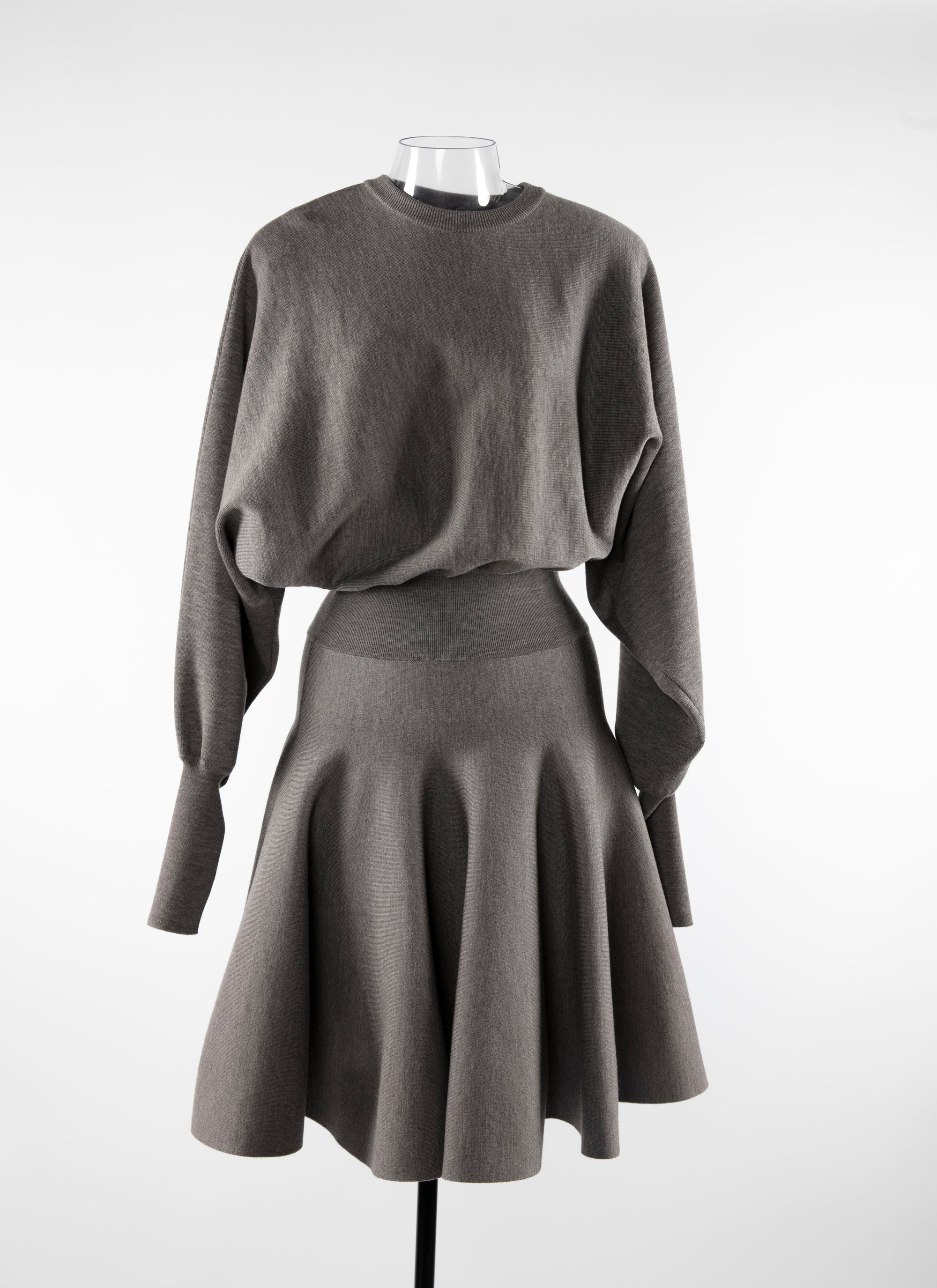 Robe courte ceinturée à manches longues en laine - Gris Chine