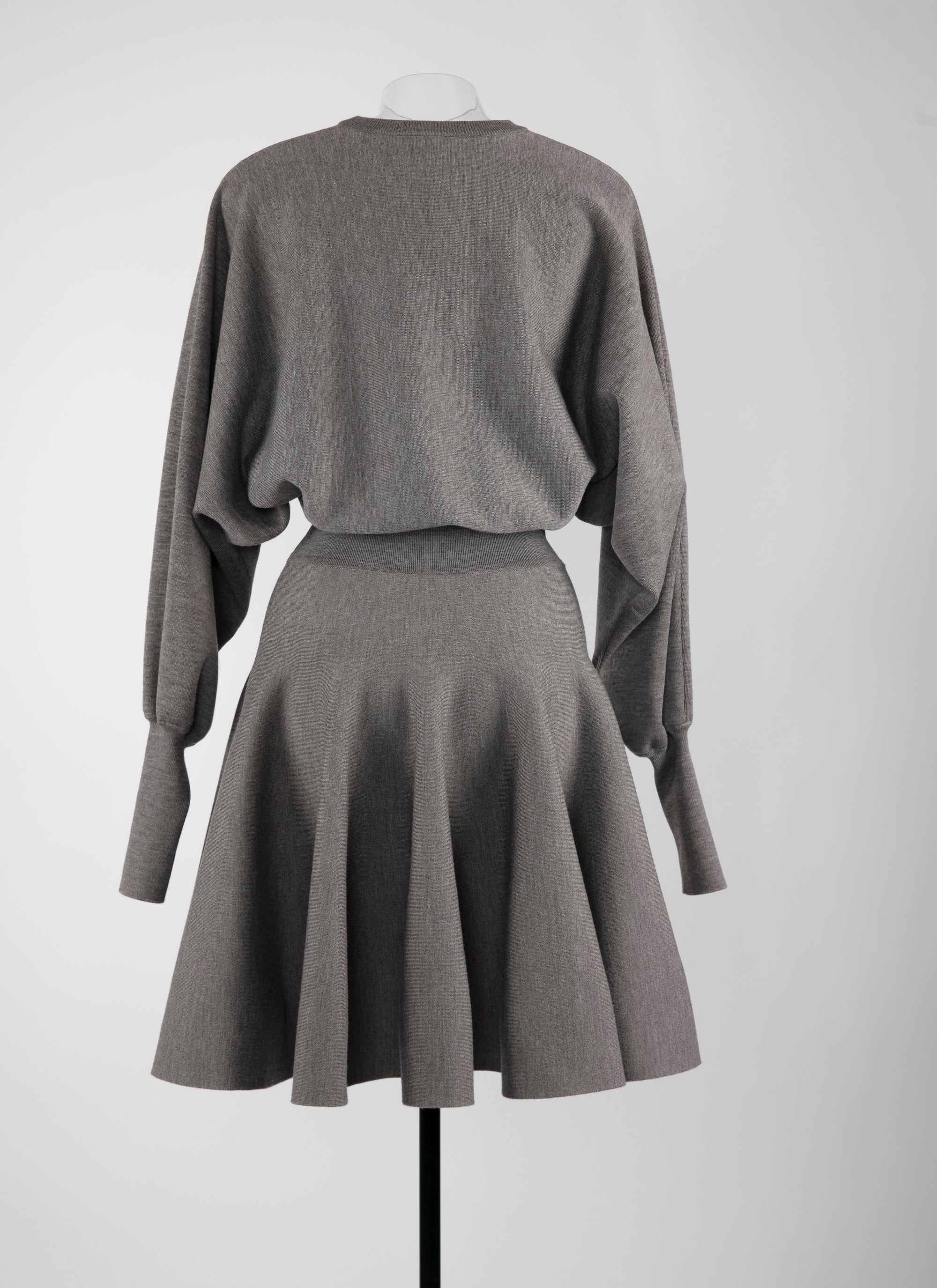 Robe courte ceinturée à manches longues en laine - Gris Chine