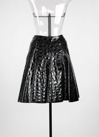 Alligator print short skirt in leather - Black