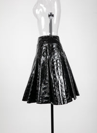 Alligator print short skirt in leather - Black