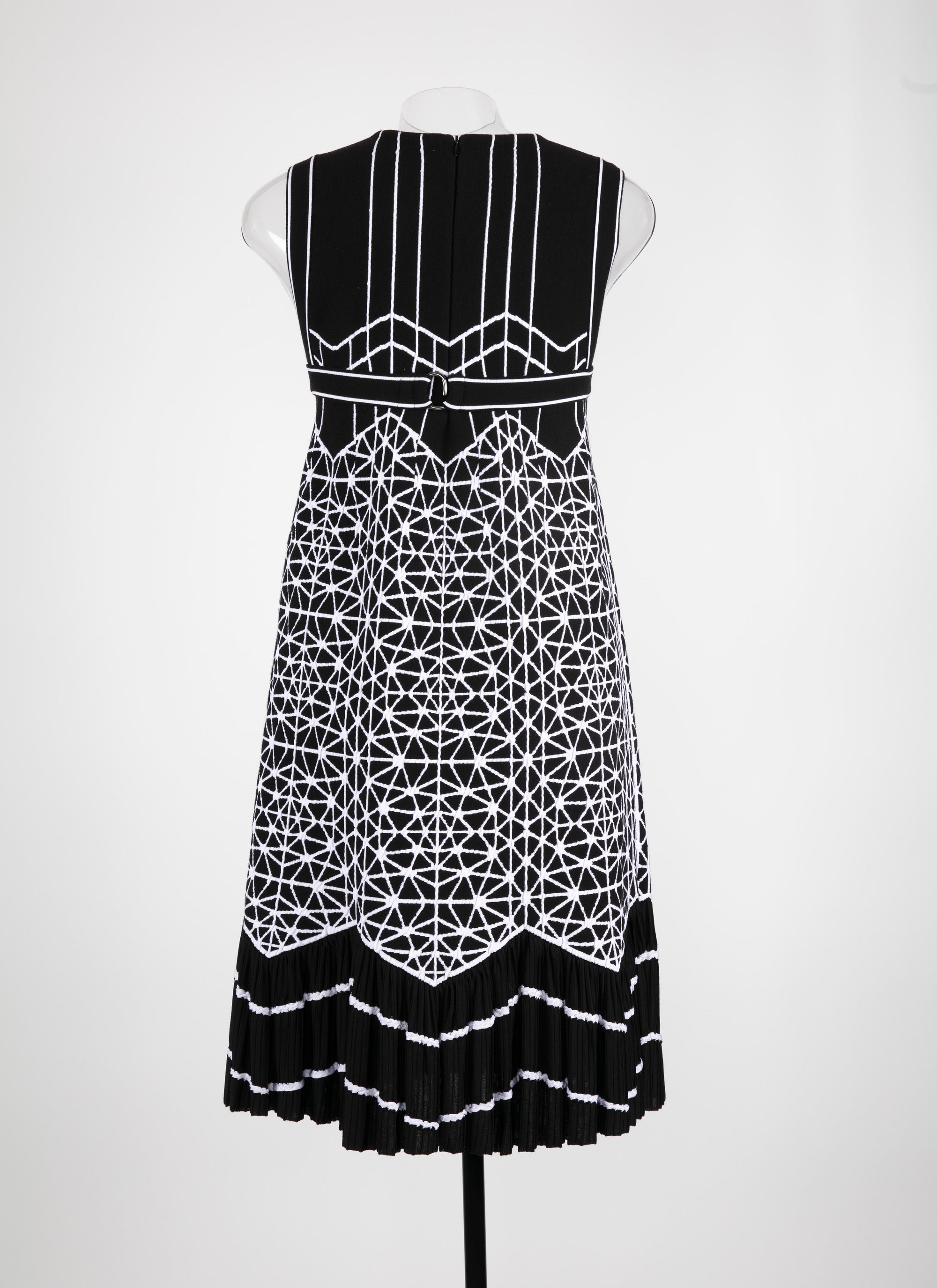 Robe sans manches à volants - Noir & Blanc