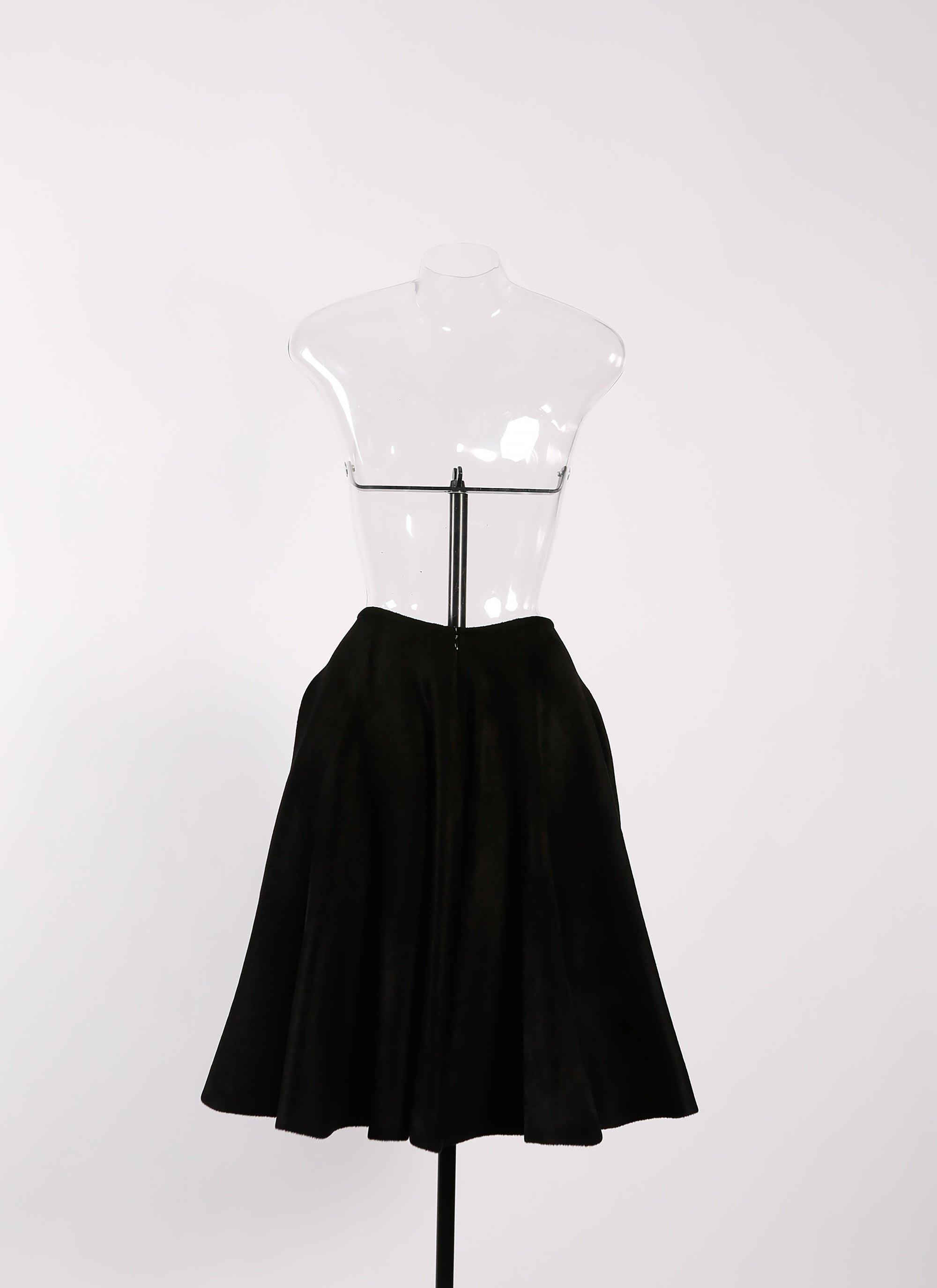 Short skirt in velvet - Black