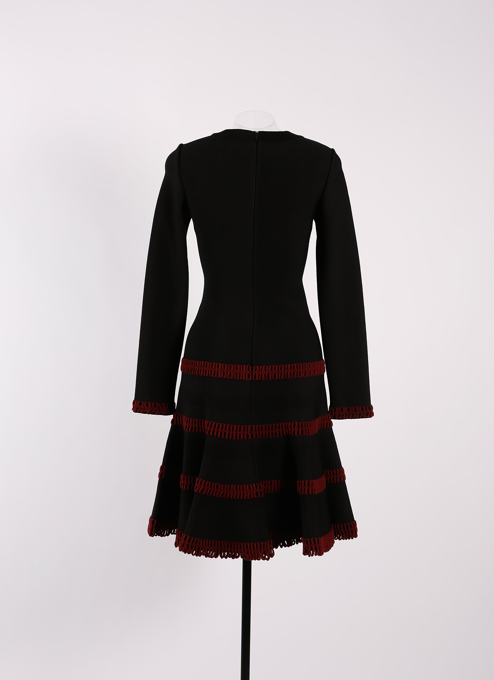 Long-sleeved knitted frise dress - Black & Cherry