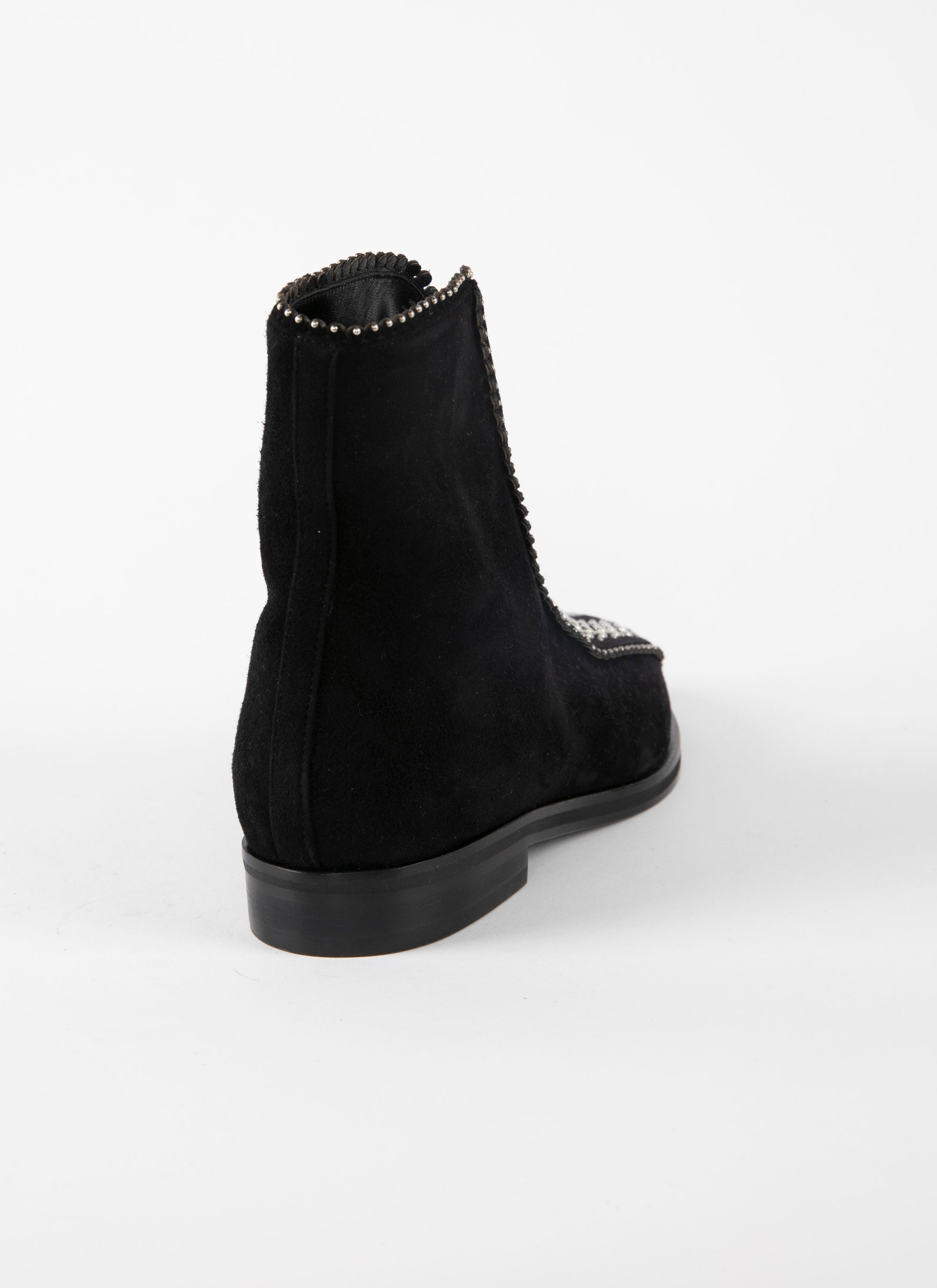 Bottines plates cloutées en cuir - Noir