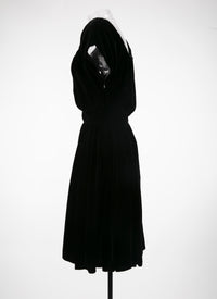 Short-sleeved velvet dress - Black