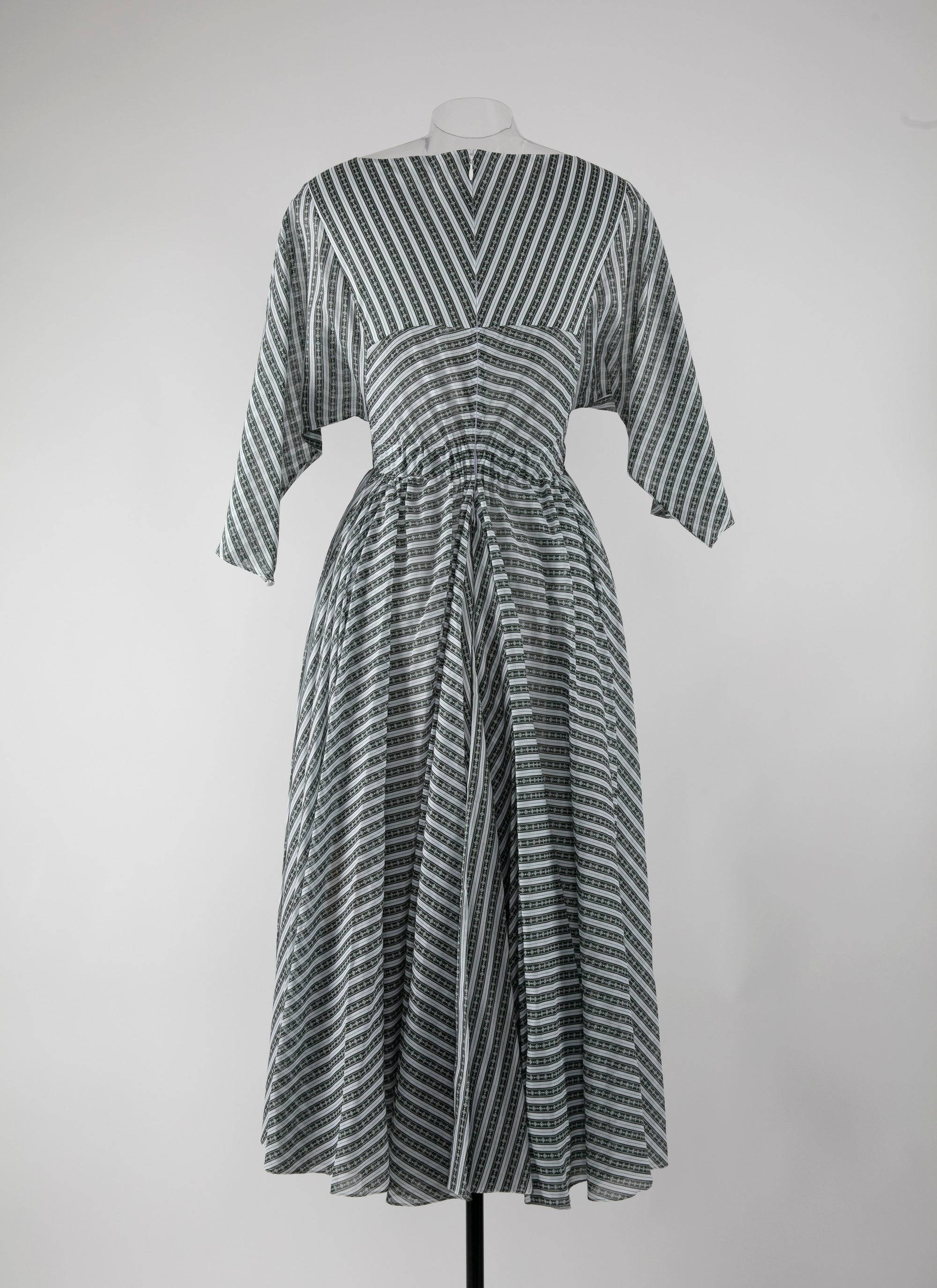 Boudoir 3/4 sleeve dress - White & Green