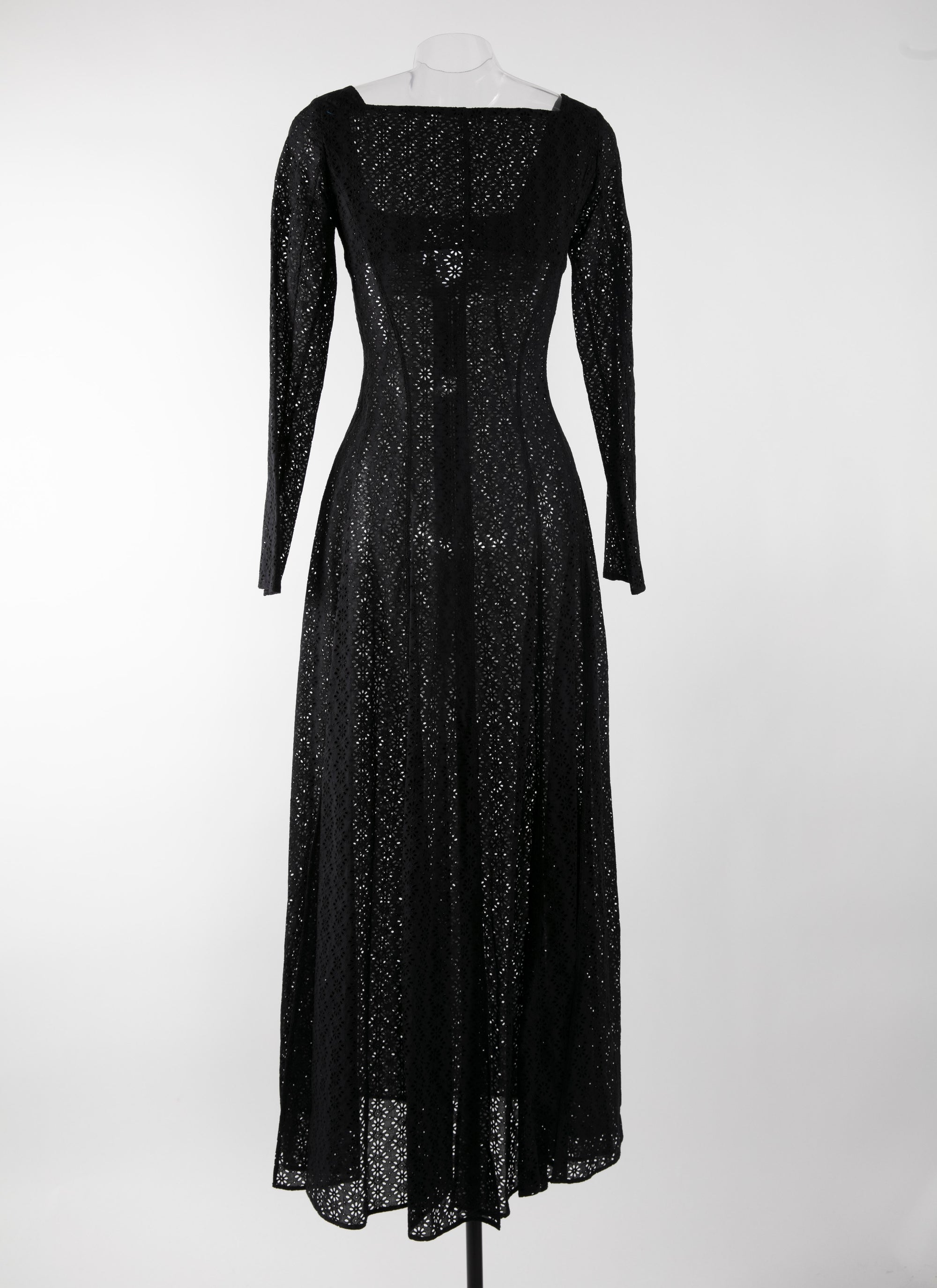 Long-sleeved embroidered dress - Black