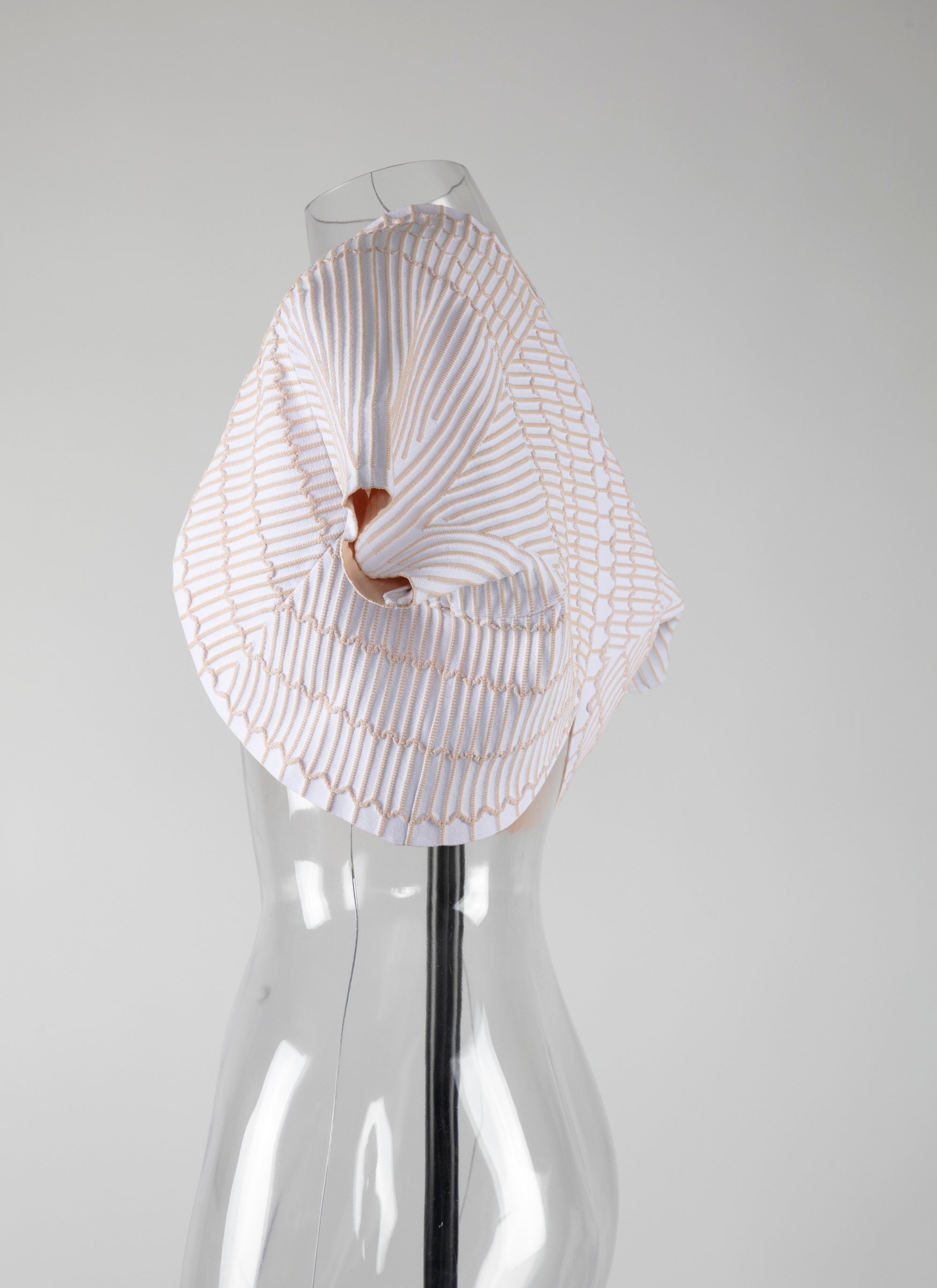 Pagoda knitted short-sleeved bolero - White & Flesh