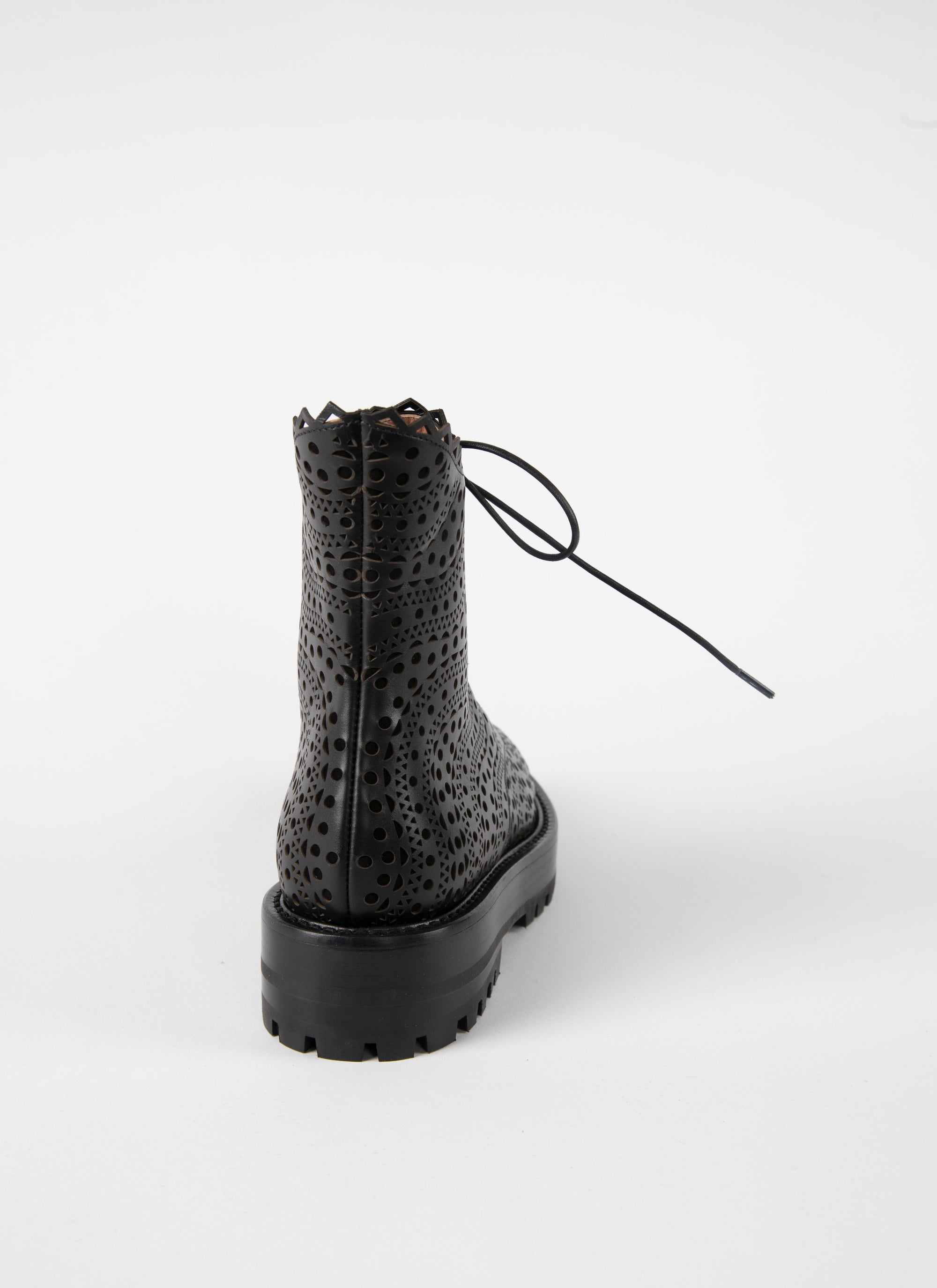 Bottines lacées et ajourées en cuir - Noir & Noir
