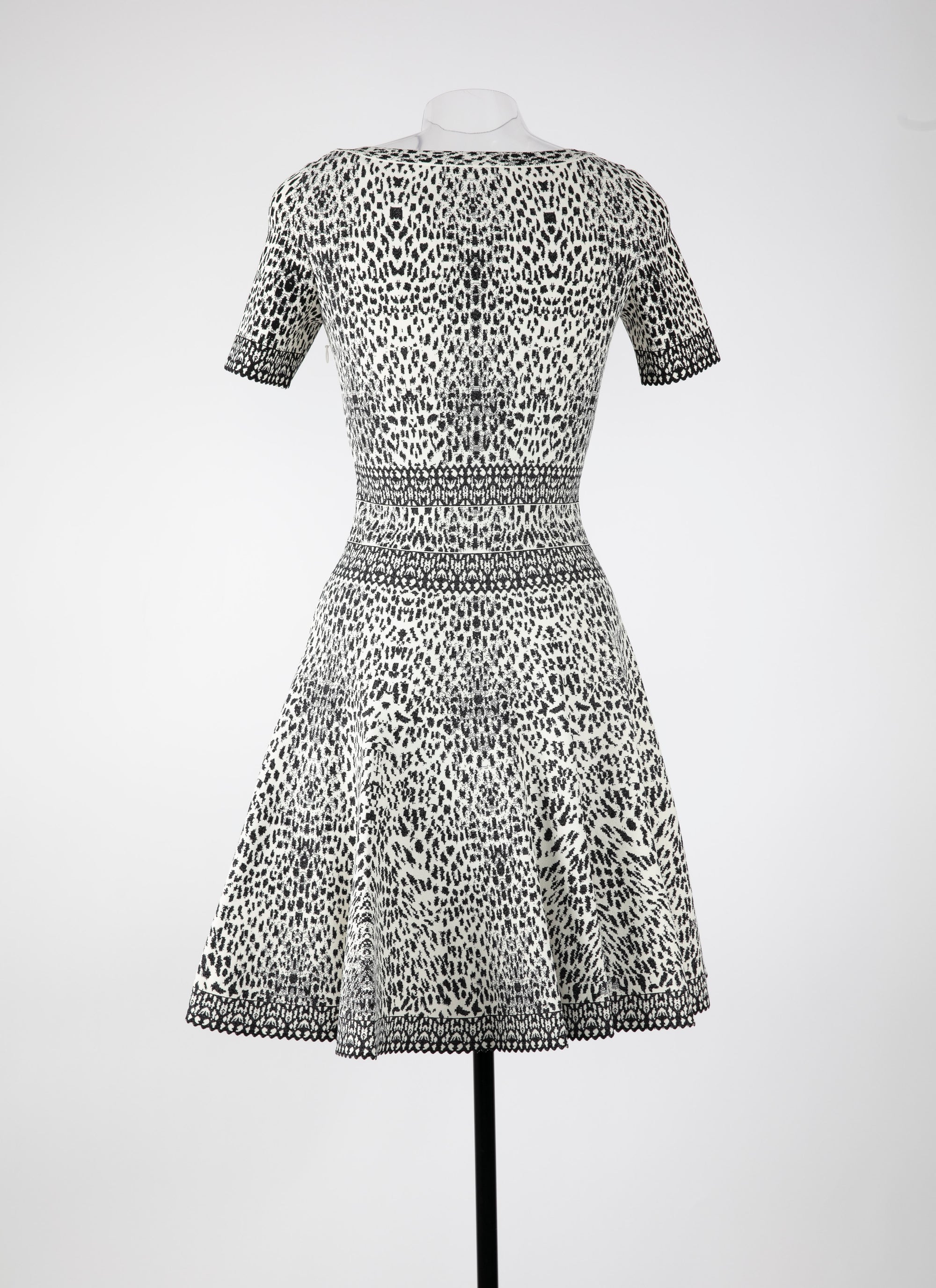 Robe à manches courtes au motif lynx en maille - Blanc & Noir