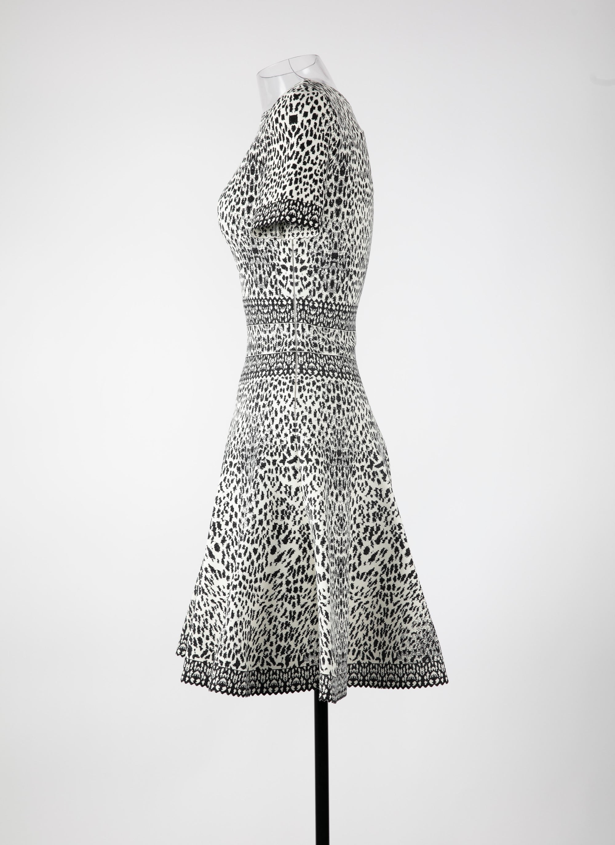 Robe à manches courtes au motif lynx en maille - Blanc & Noir
