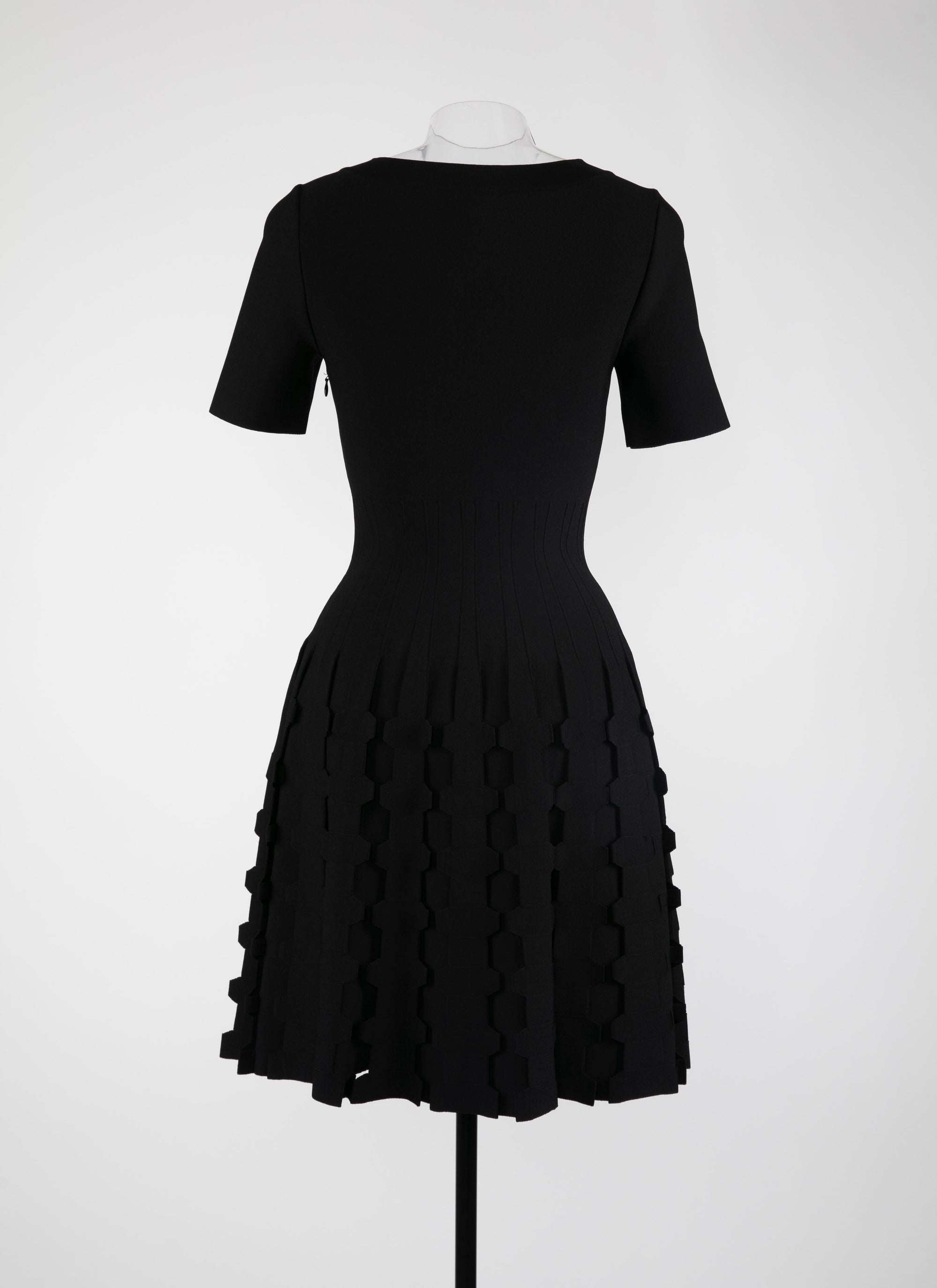 Short-sleeved knitted mini dress - Black