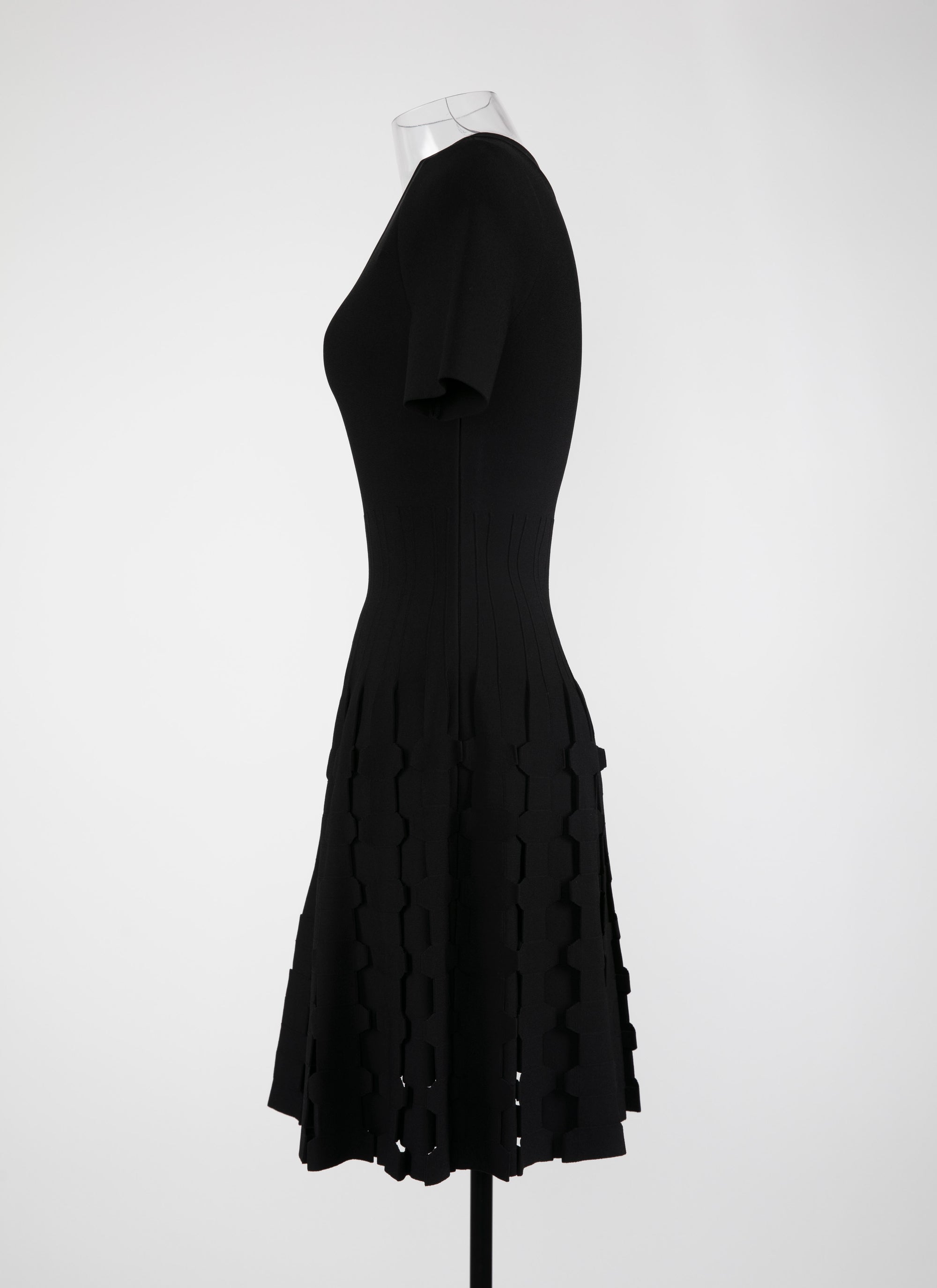 Short-sleeved knitted mini dress - Black